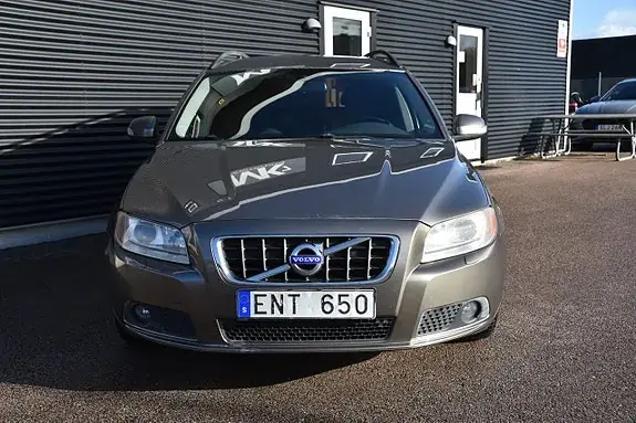 Volvo V70 2011 photo 2