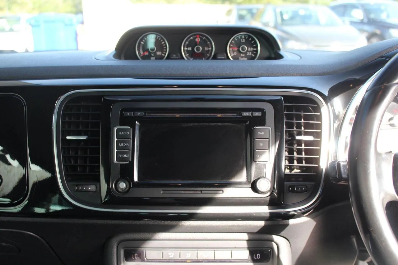 Volkswagen Beetle 2015 photo 4