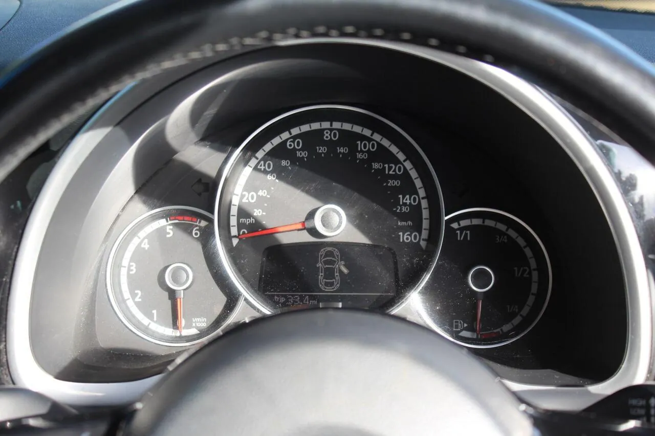 Volkswagen Beetle 2015 photo 5