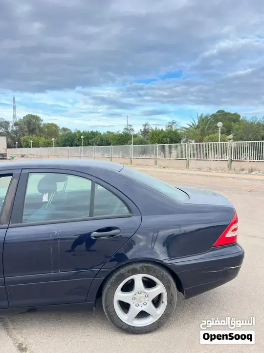 Mercedes-Benz C-Class 2005 photo 2