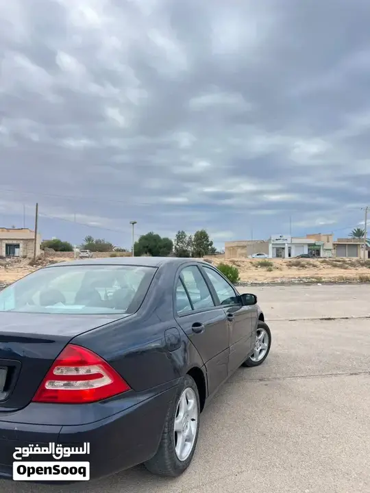 Mercedes-Benz C-Class 2005 photo 3