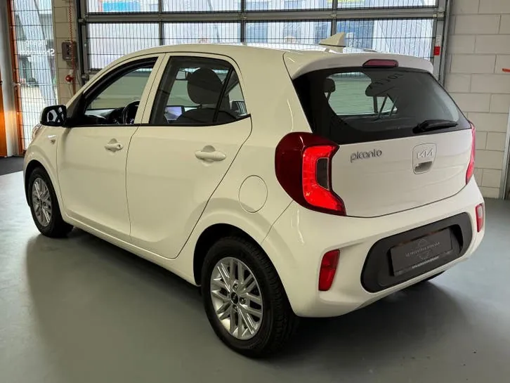 Kia Picanto 2023 photo 3