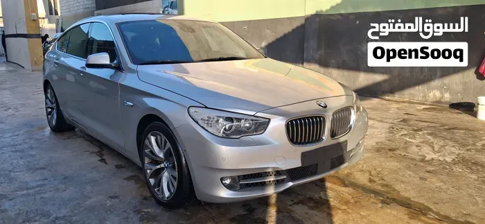 BMW 5 Series 2011 photo 2