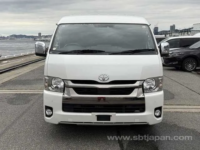 Toyota Hiace 2020 photo 5