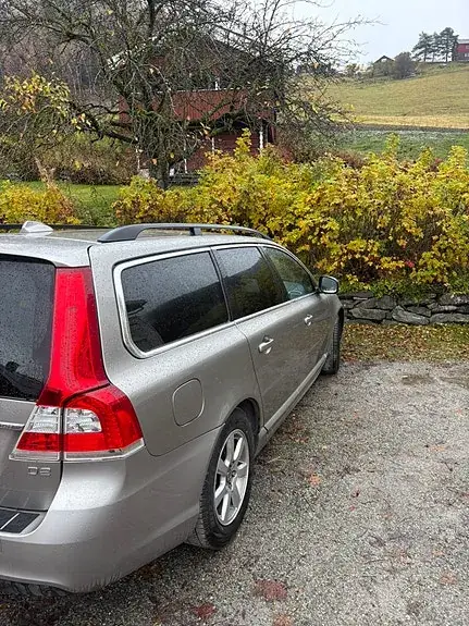 Volvo V70 2014 photo 2