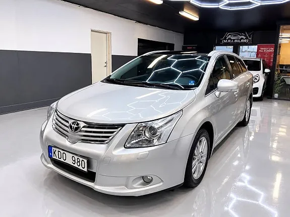 Toyota Avensis 2010 photo 2