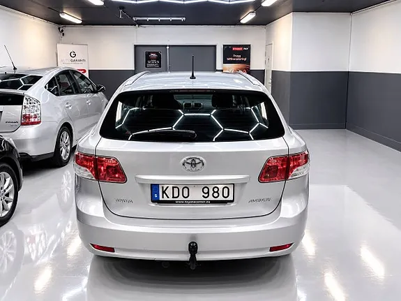 Toyota Avensis 2010 photo 5