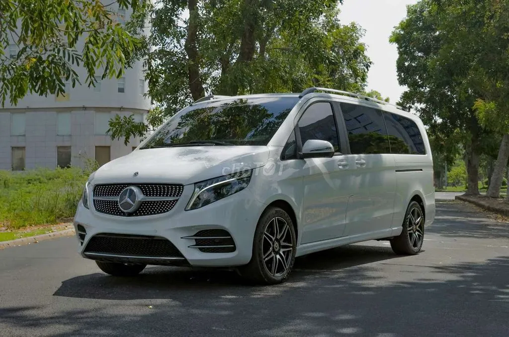 Mercedes-Benz V-Class 2023 photo 2