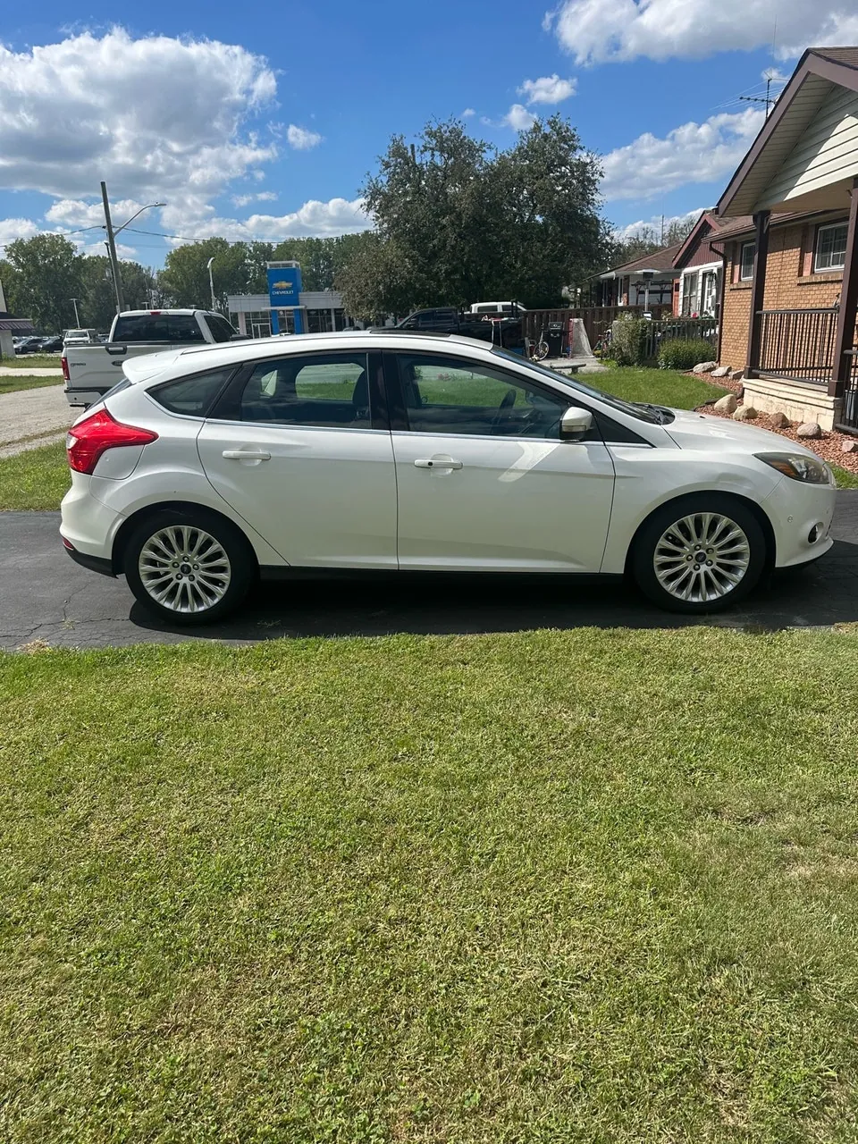 Ford Focus 2012 photo 2