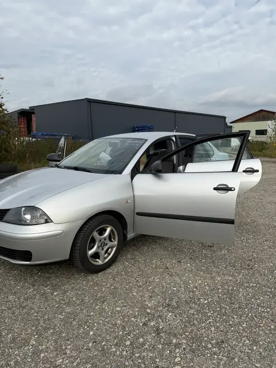 Seat Cordoba 2004 photo 3