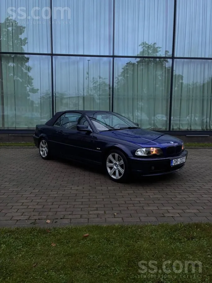 BMW 318 2001 photo 2