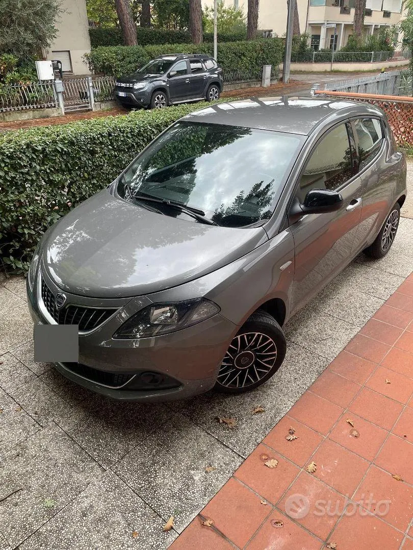 Lancia Ypsilon