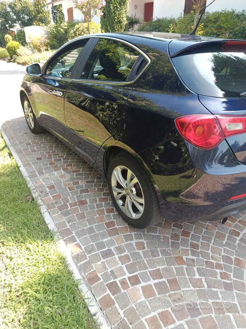 Alfa Romeo Giulietta 2015 photo 3