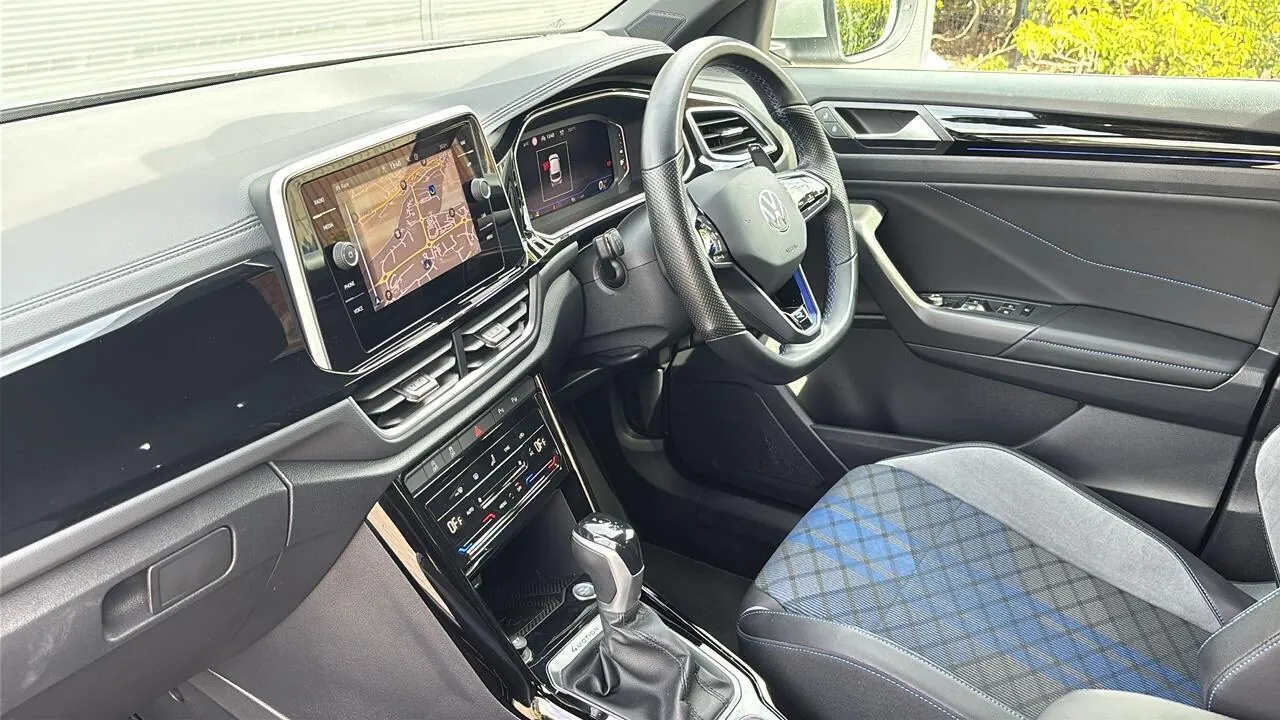 Volkswagen T-Roc 2022 photo 2