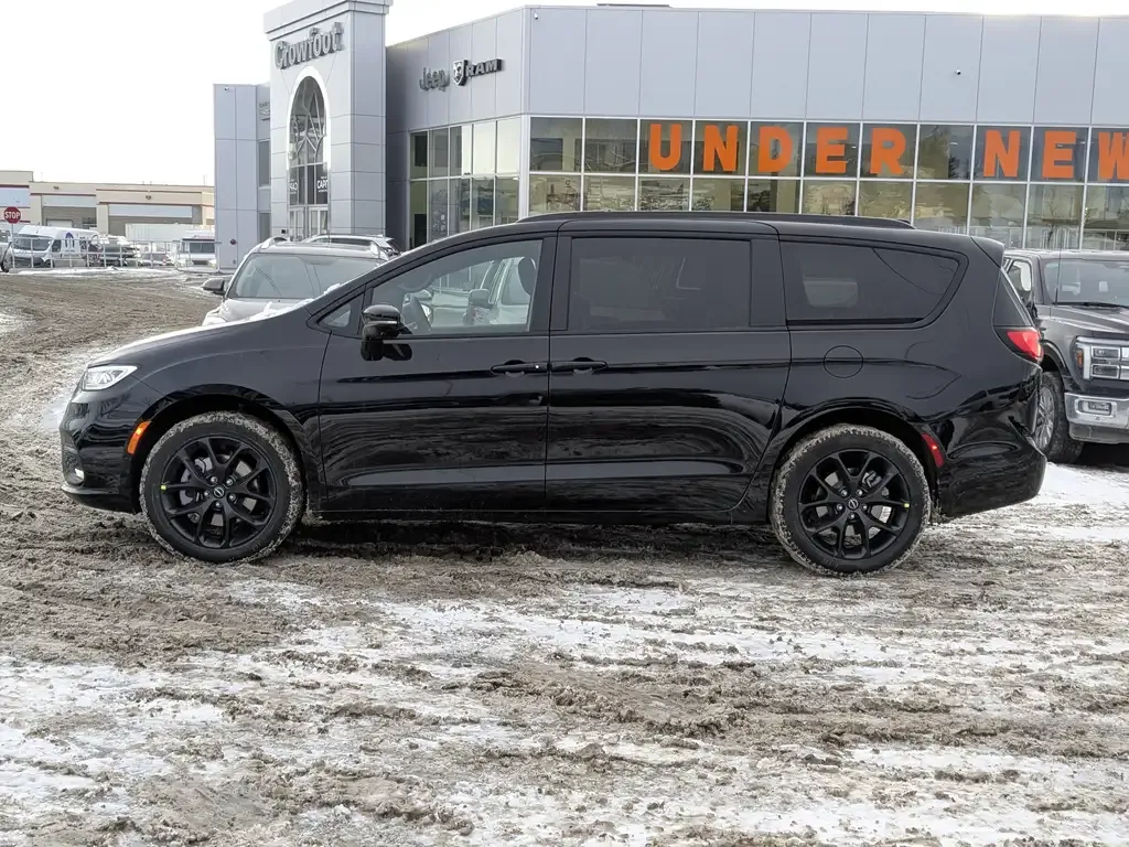 Chrysler Pacifica 2026 photo 5