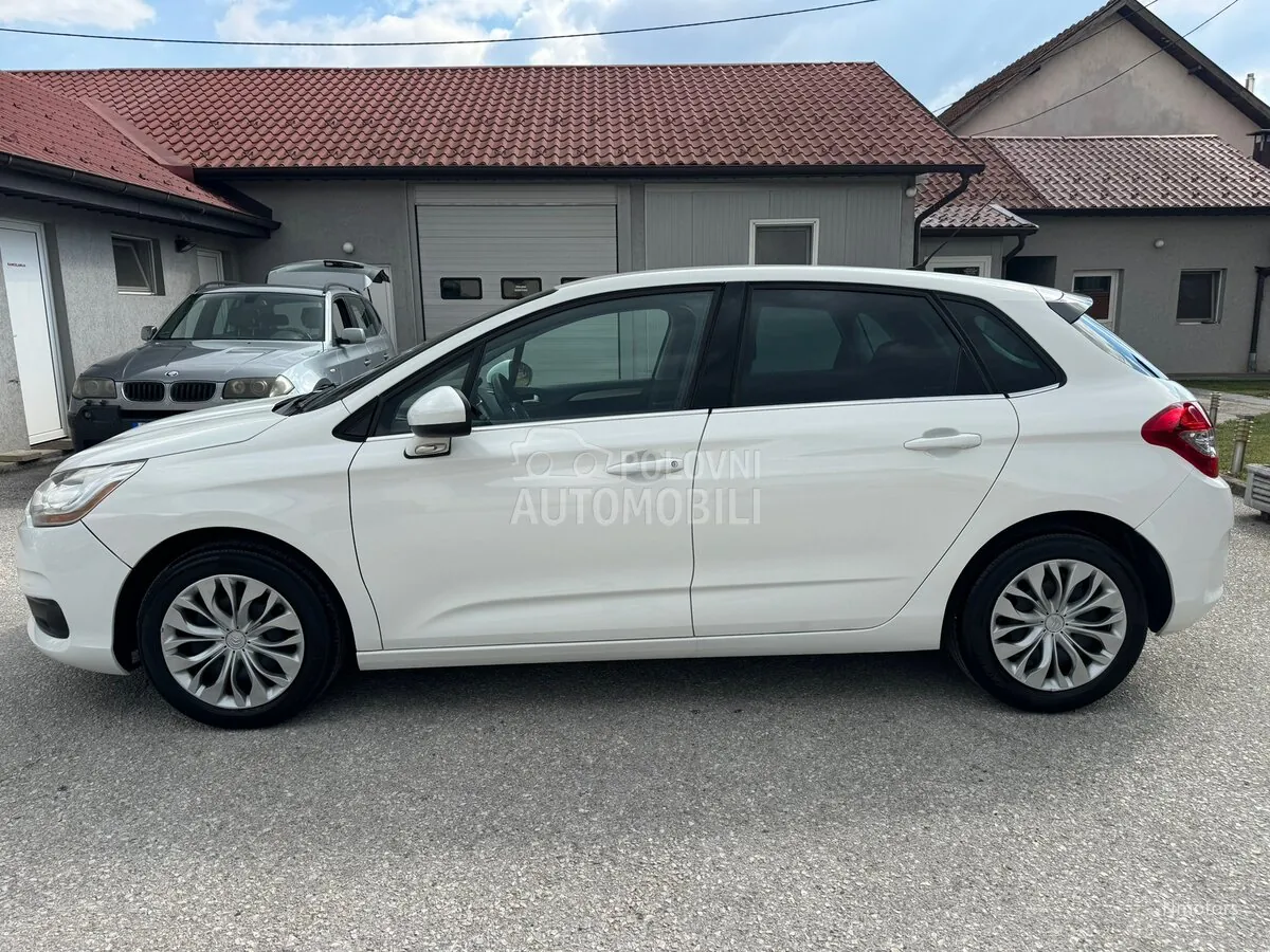 Citroen C4 2011 photo 5