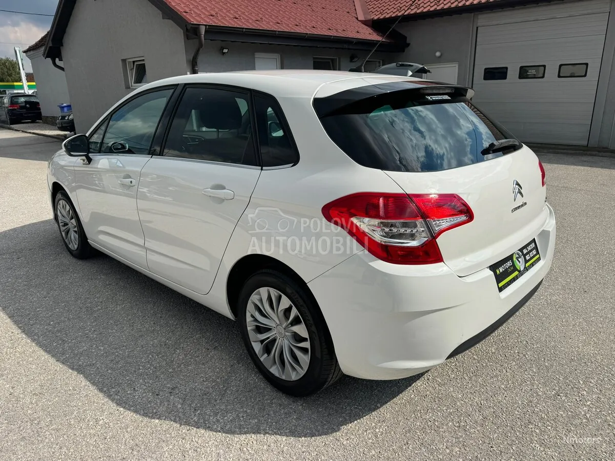 Citroen C4 2011 photo 2