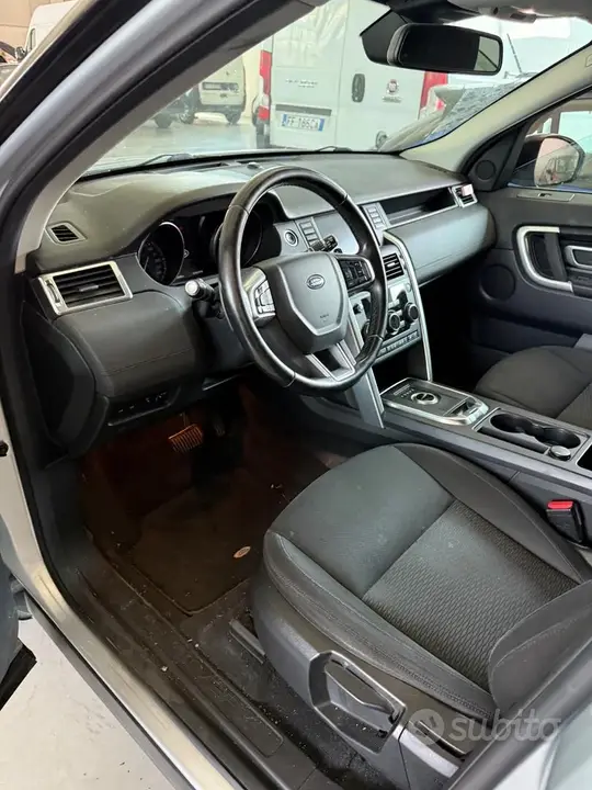 Land Rover Discovery Sport 2019 photo 4