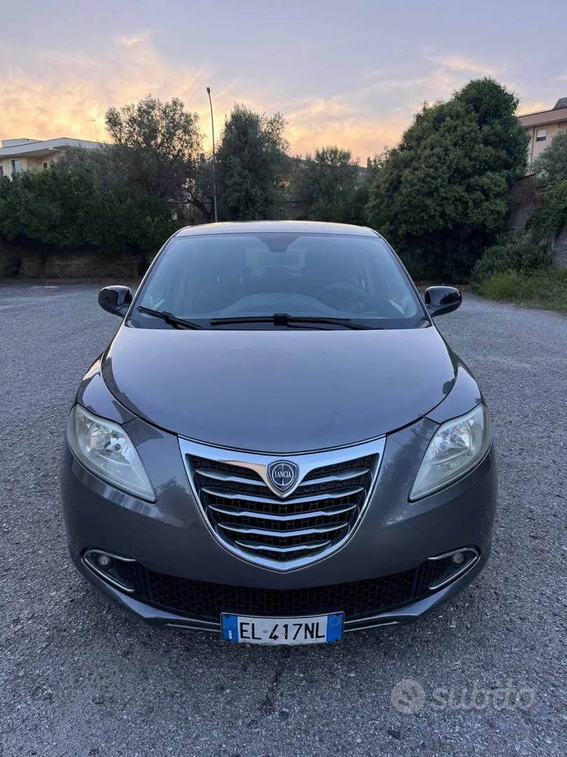 Lancia Ypsilon 2013 photo 2