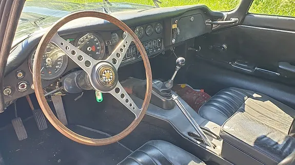 Jaguar E-Type 1970 photo 5