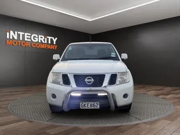Nissan Navara 2012 photo 3
