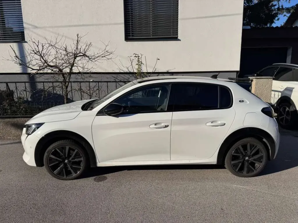 Peugeot E-208 2023 photo 3