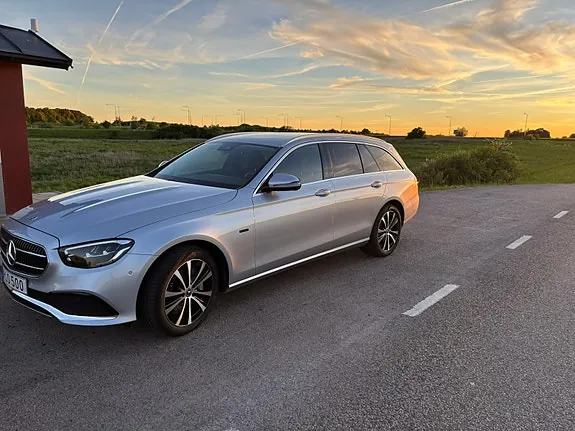 Mercedes-Benz E300 2021 photo 2