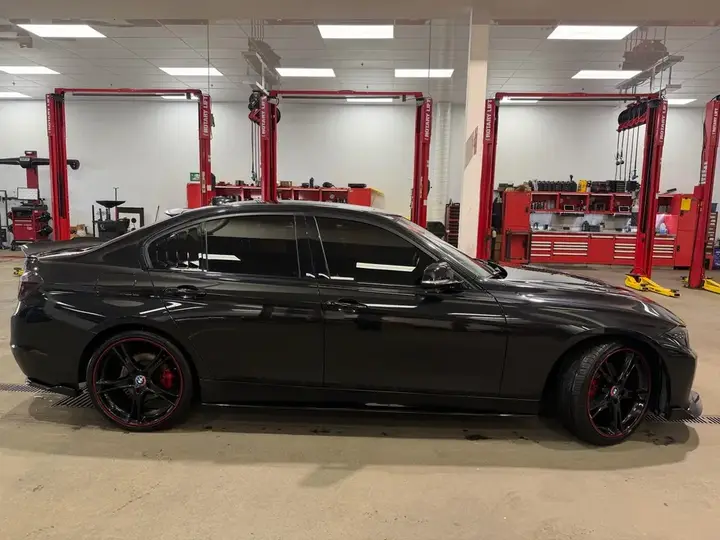 BMW 3 Series 2013 photo 2