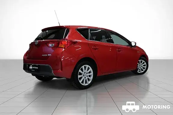 Toyota Auris 2015 photo 5