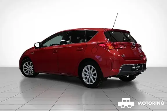 Toyota Auris 2015 photo 3