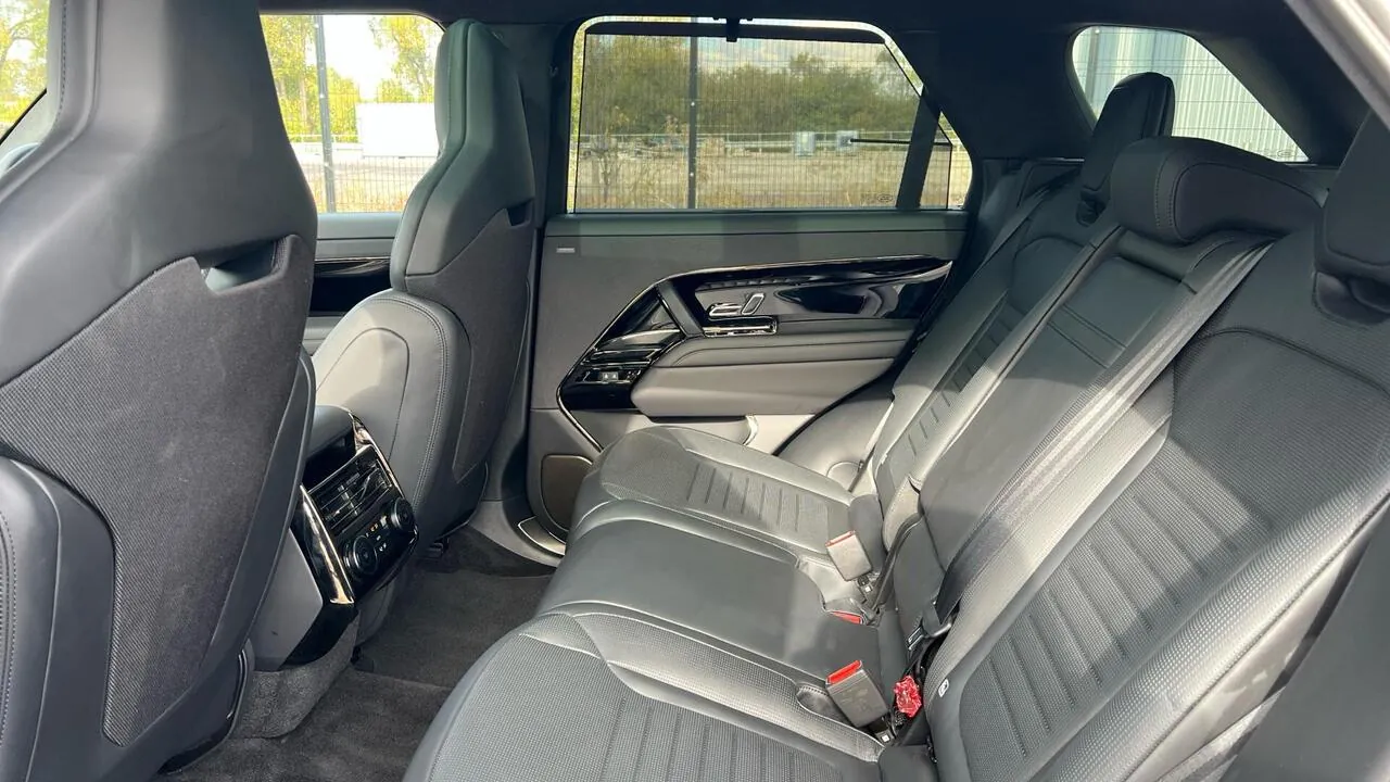 Land Rover Range Rover Sport 2026 photo 4