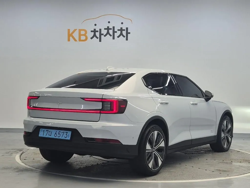 Polestar 2 2023 photo 3