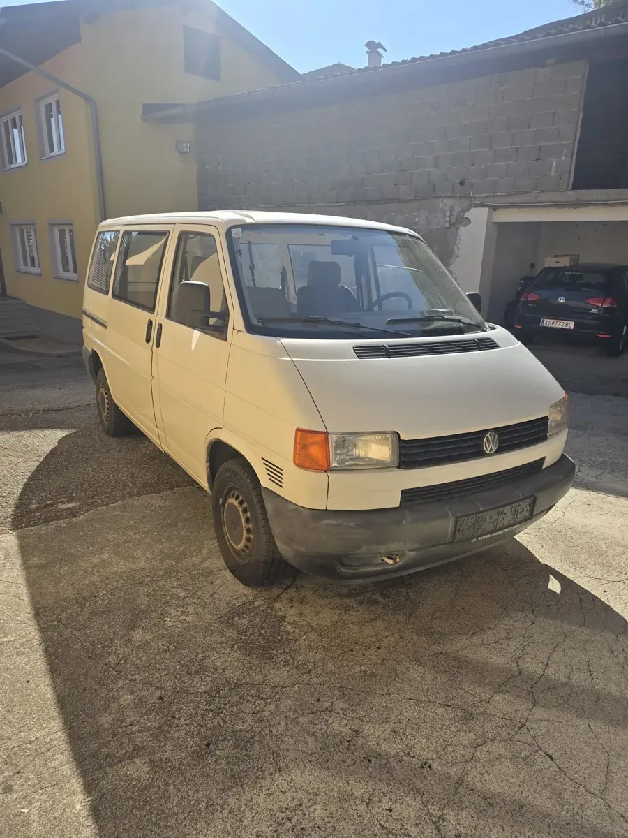Volkswagen T4 1998 photo 2