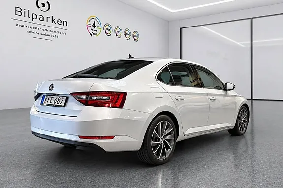 Skoda Superb 2016 photo 2
