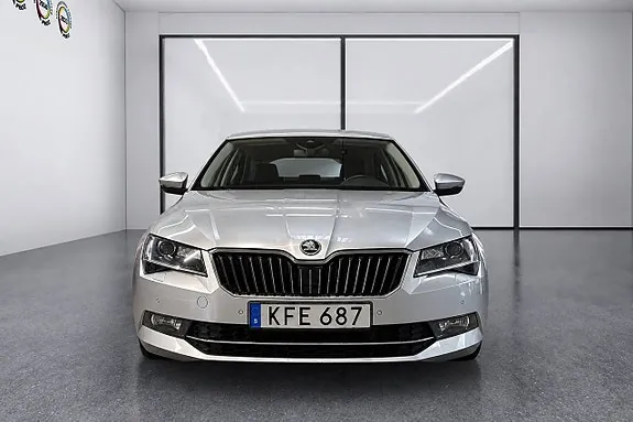 Skoda Superb 2016 photo 5