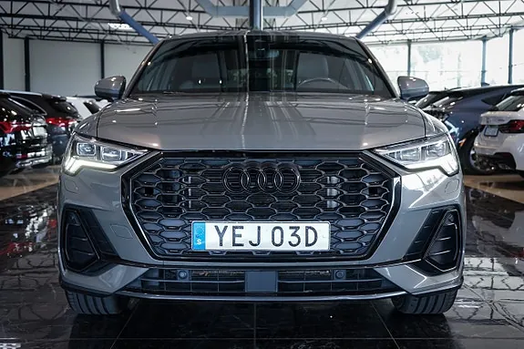 Audi Q3 2023 photo 3