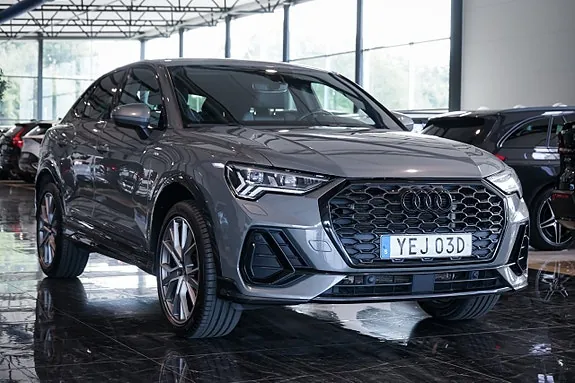 Audi Q3 2023 photo 2