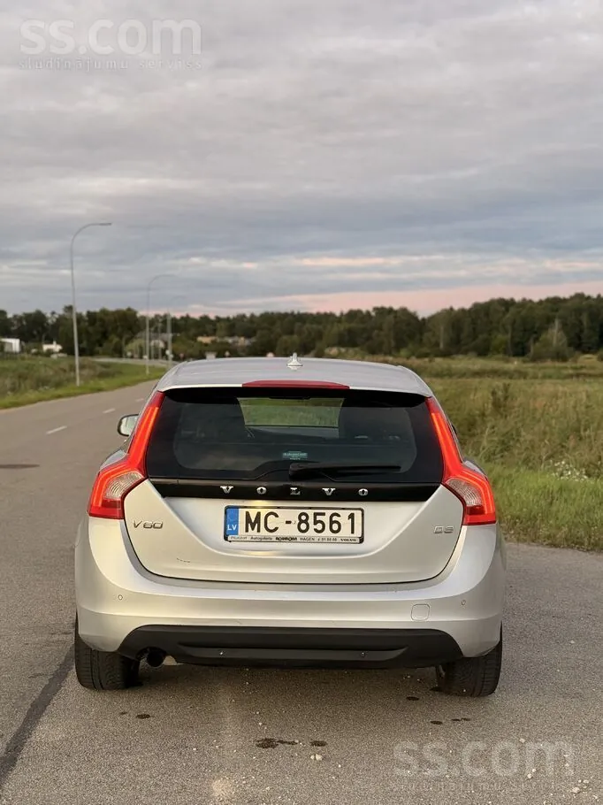 Volvo V60 2011 photo 5