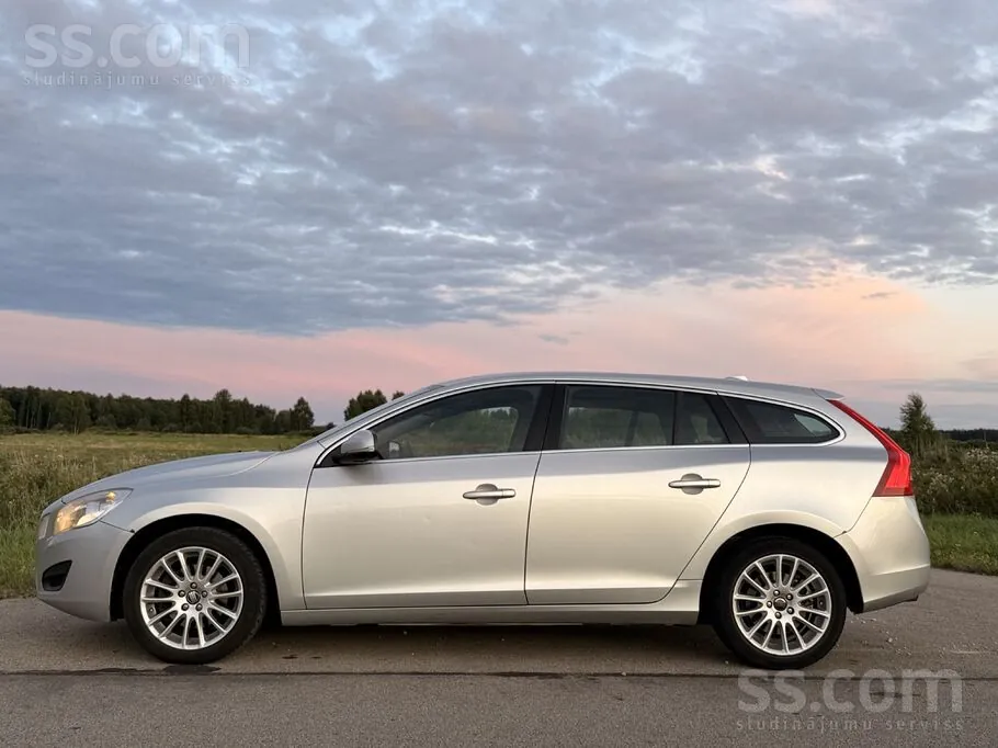 Volvo V60 2011 photo 3