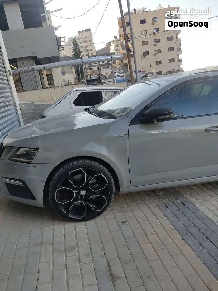 Skoda Octavia 2014 photo 2