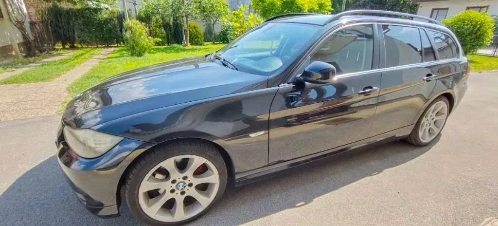 BMW 3 Series 2009 photo 2