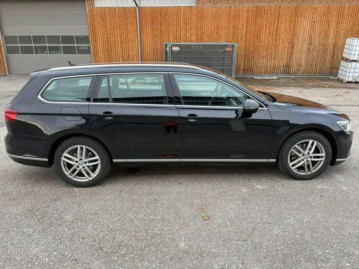 Volkswagen Passat 2022 photo 3