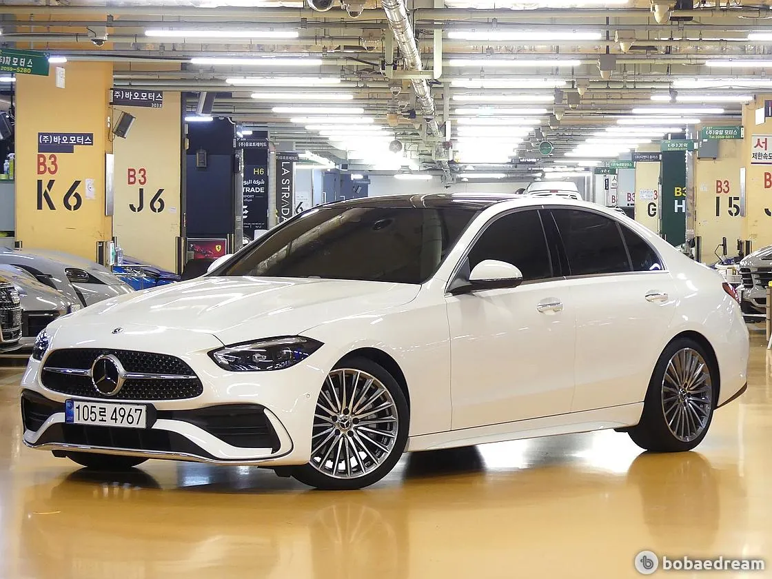 Mercedes-Benz C300 2023 photo 2
