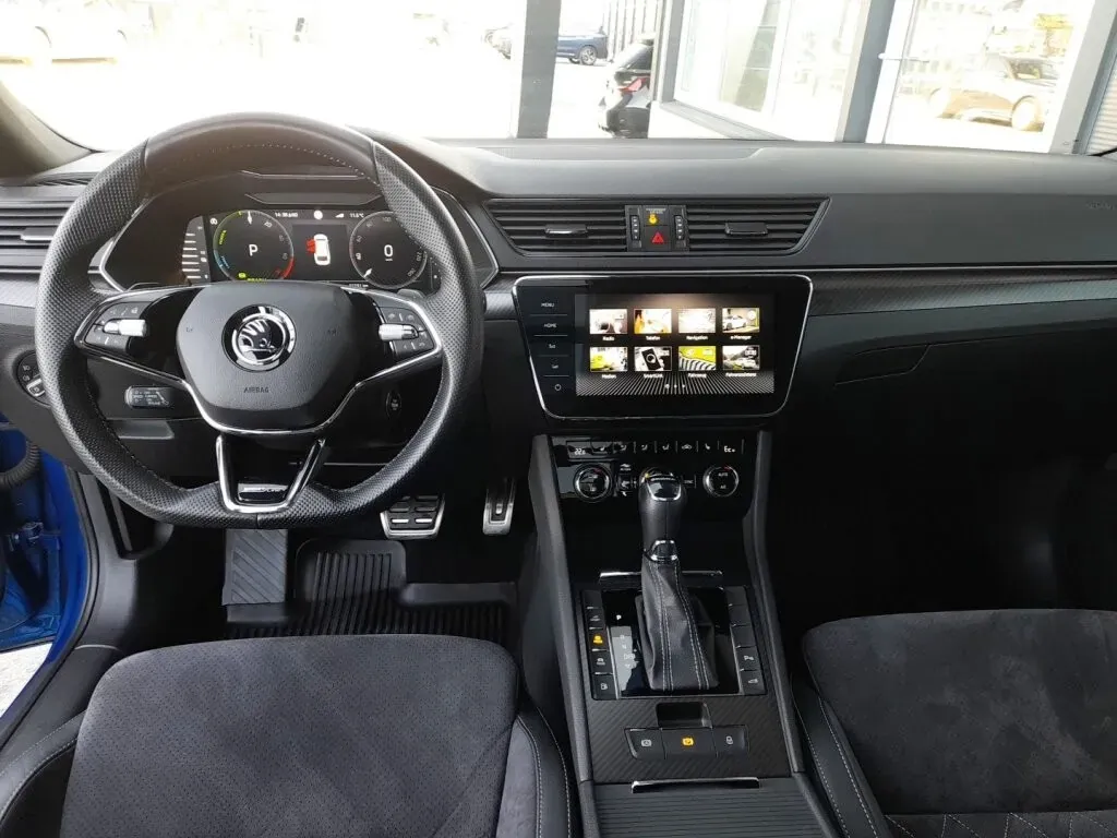 Skoda Superb 2022 photo 3