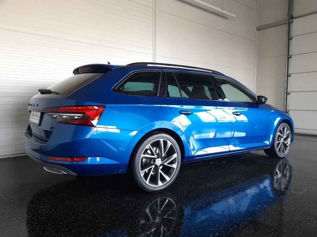 Skoda Superb 2022 photo 2