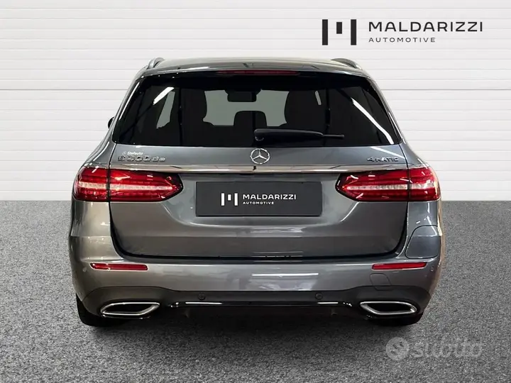 Mercedes-Benz E-Class 2022 photo 3