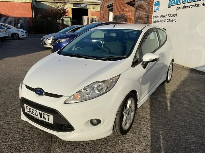 Ford Fiesta 2011 photo 3