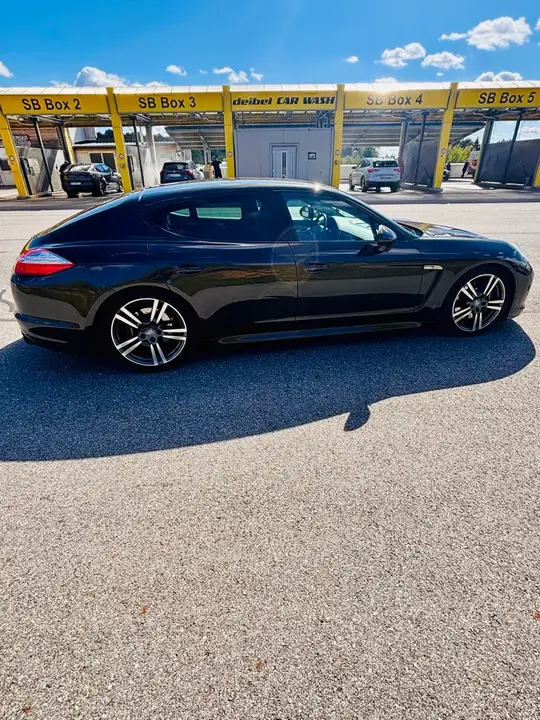 Porsche Panamera 2011 photo 2