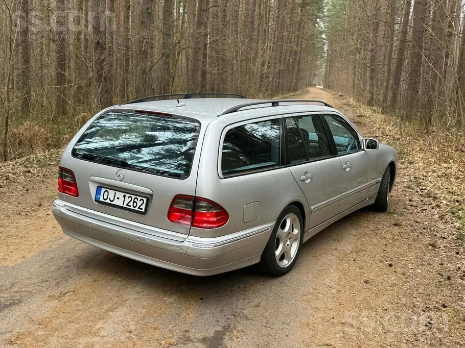 Mercedes-Benz E280 2002 photo 2