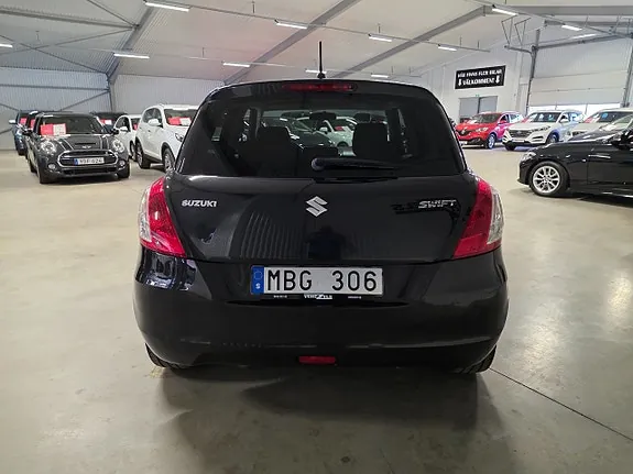 Suzuki Swift 2012 photo 4